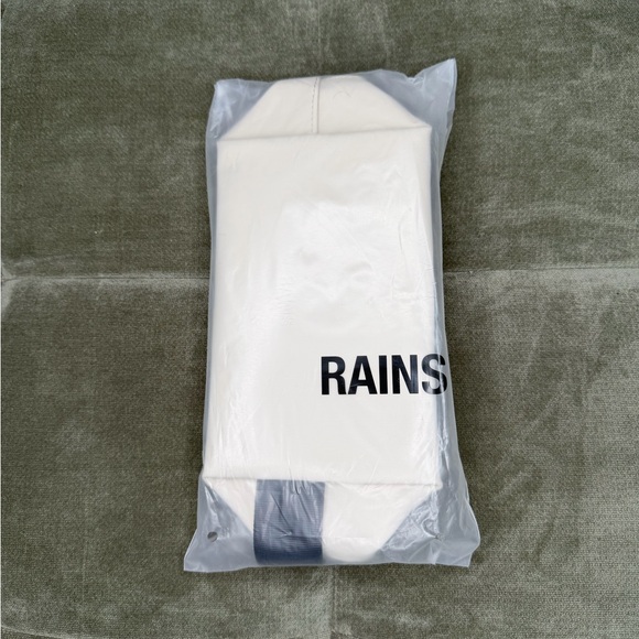 PRICE FIRM Rains Wash Bag Small Toiletry Bag Waterproof Dune NEW w/Tags MSRP $34 - Picture 11 of 16